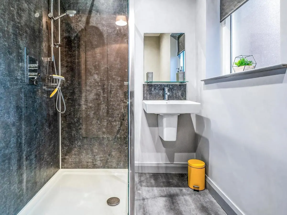 Pass The Keys Lovely 1Br Apt In No 1 Location With Top Amenities Belfast Apartmán
